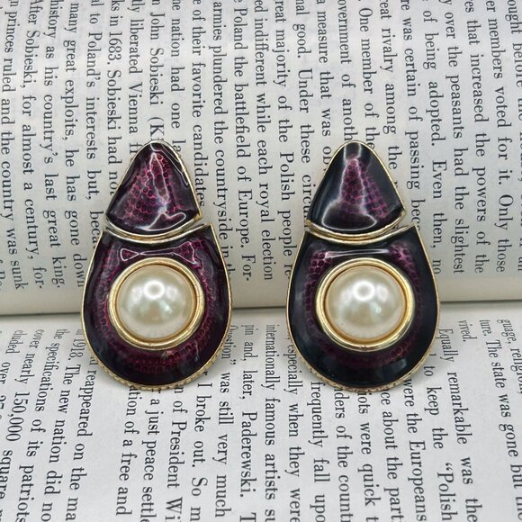 Vintage Purple Enamel Dangle Clip-On Earrings, Faux Pearl, Unsigned - Picture 2 of 7